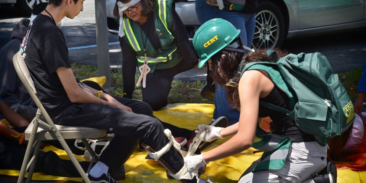 Tips for Managing Volunteers During Community Emergency Response Events in LA